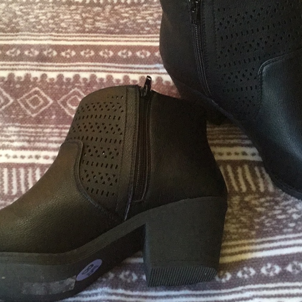 🌹booties Shoes - Picture 7 of 8